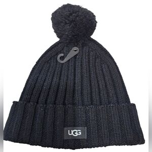 UGG Women's Solid Black Knit Pom Pom Beanie. New With Out Tags